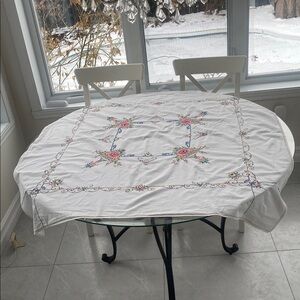 Vintage square petit pointe cotton tablecloth size 45 x 45 1/2